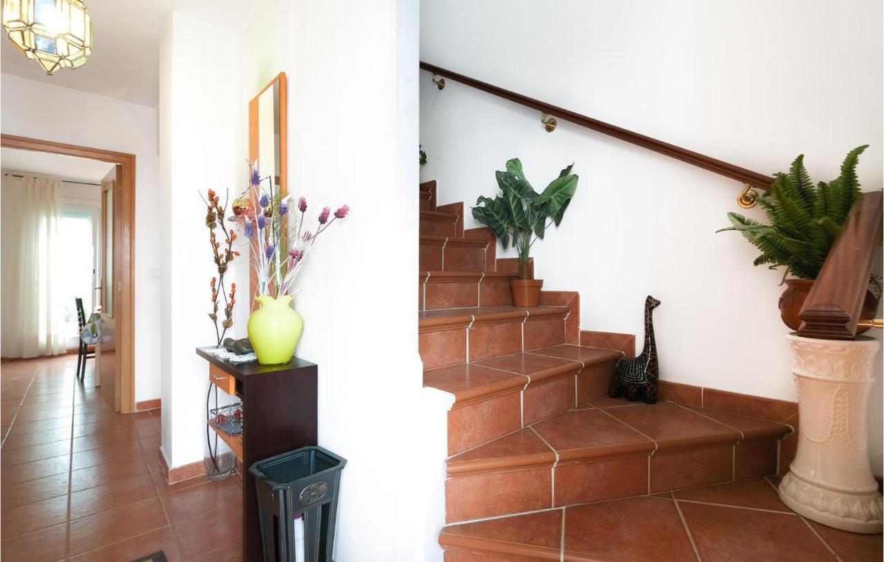 3 Bedroom Awesome Home In La Algaba Exterior foto
