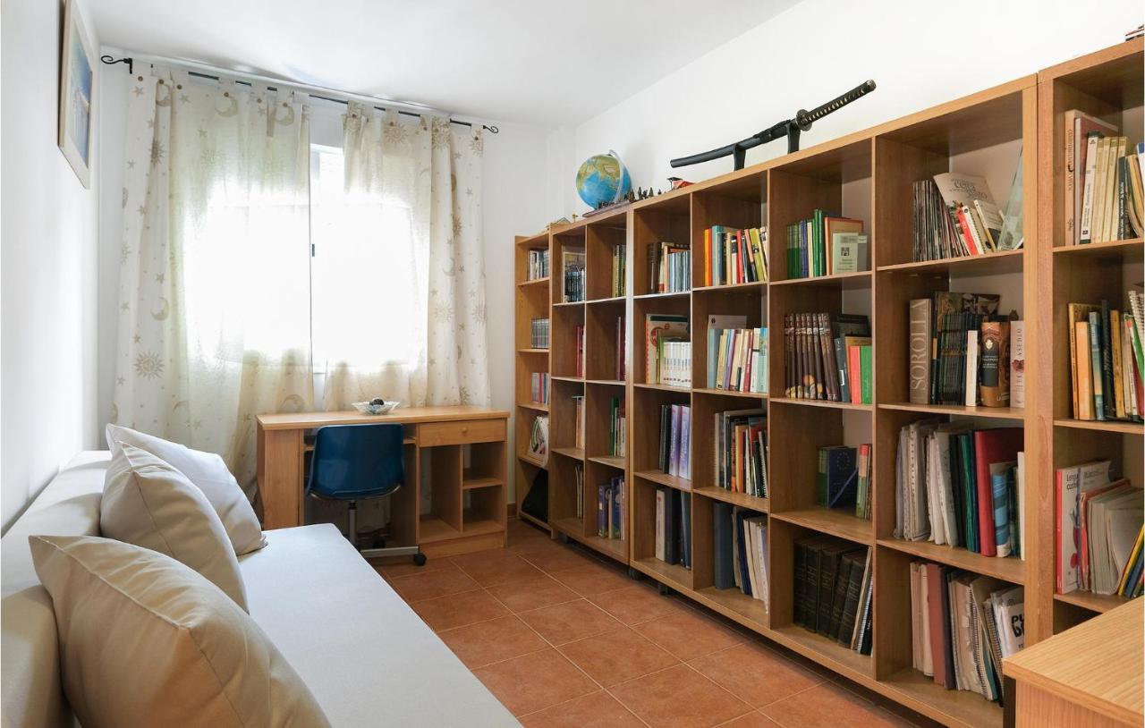 3 Bedroom Awesome Home In La Algaba Exterior foto